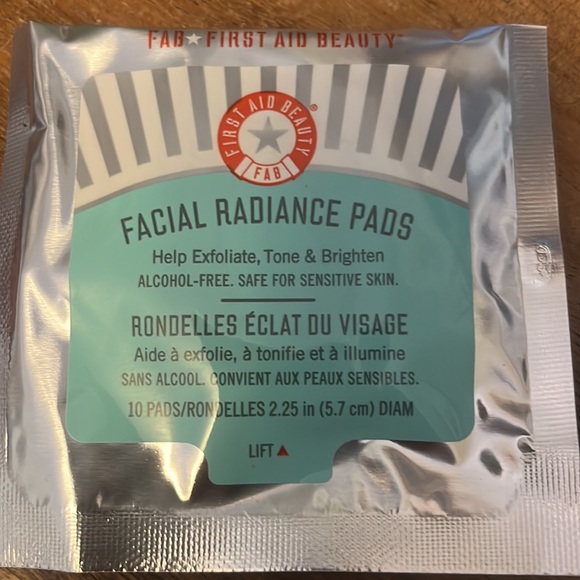 First Aid Beauty/ Dennis Gross/ Peter Thomas Roth - Picture 4 of 7